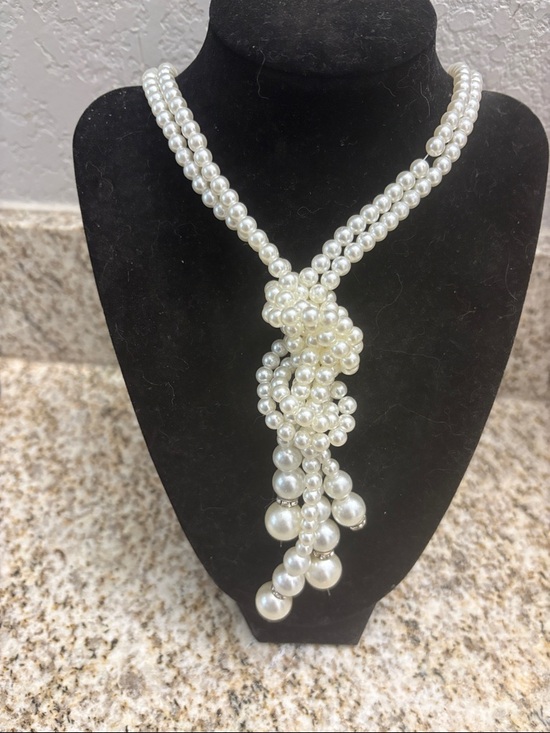 Jewelry - Elegant Ivory Pearl Knot Pendant Necklace - Women Jewelry